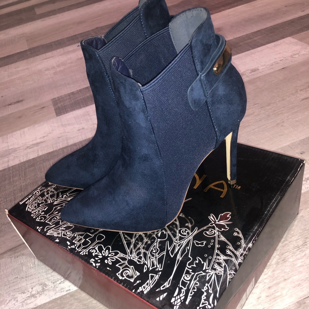 Heel Booties - Picture 2 of 4